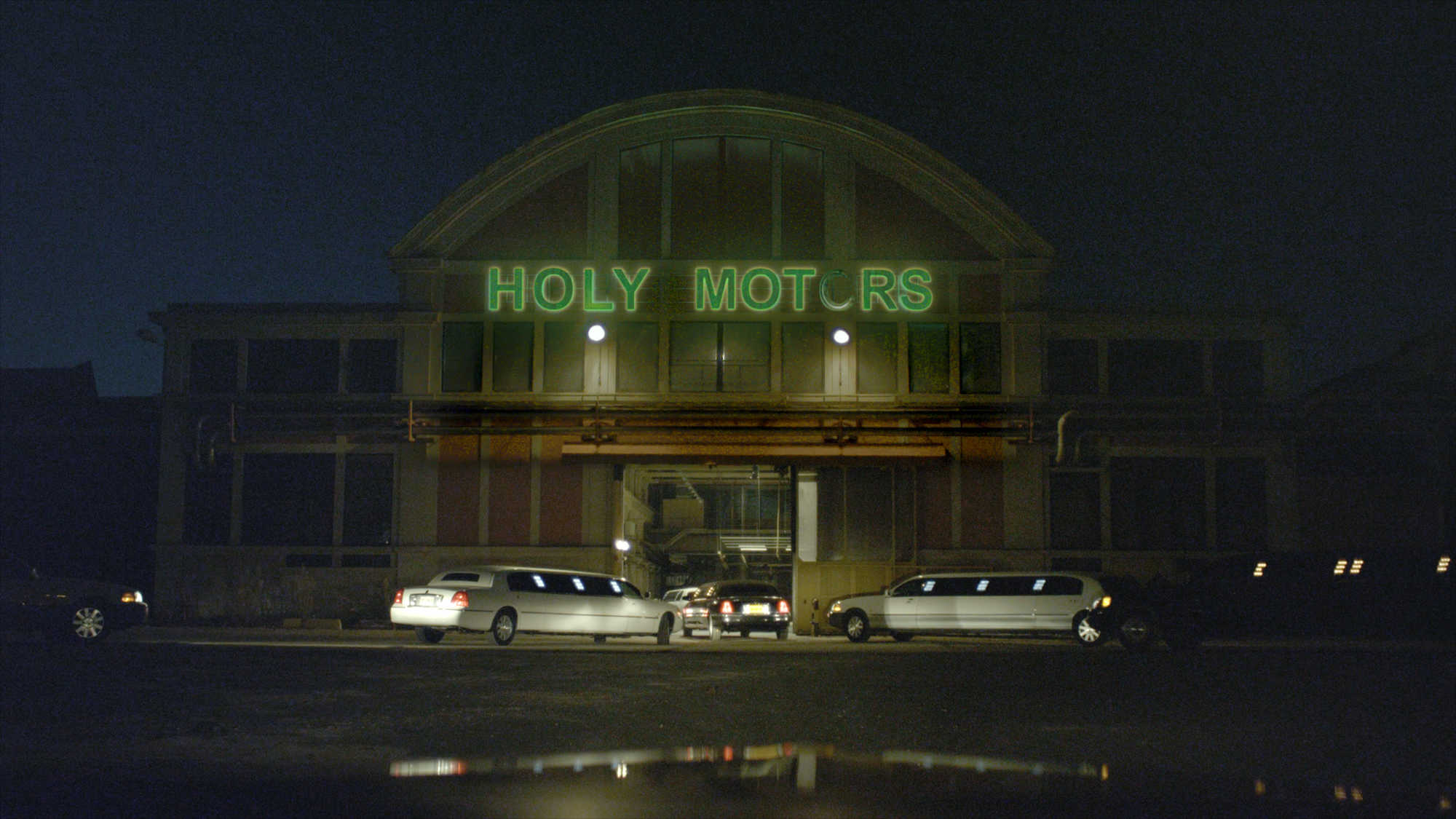 Holy Motors (image 1)