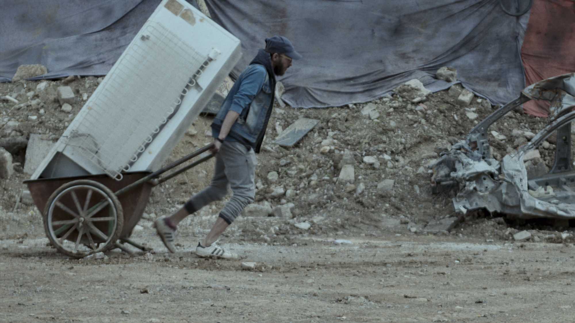 Chronicles from the Siege (image 3)