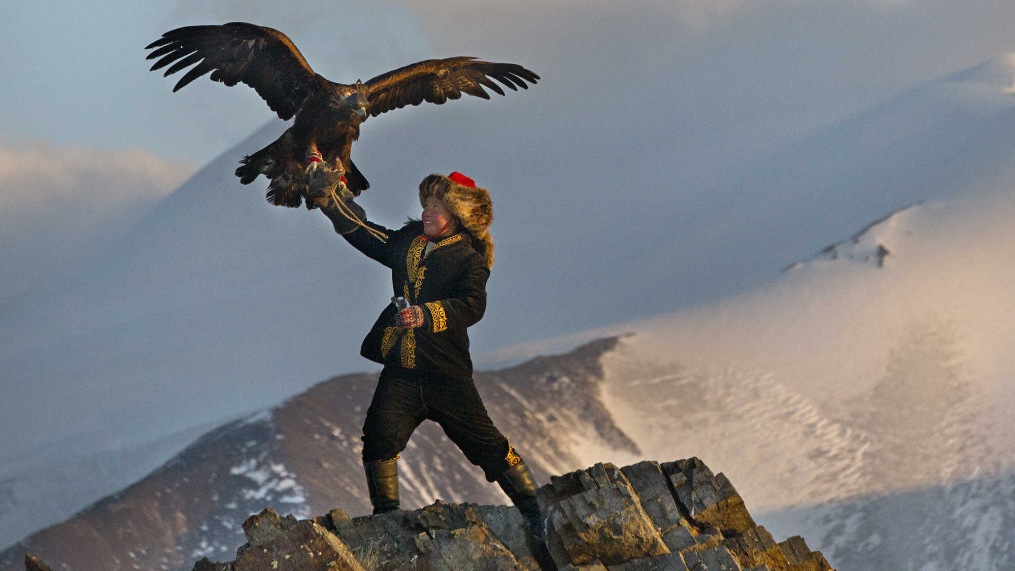 The Eagle Huntress (image 2)