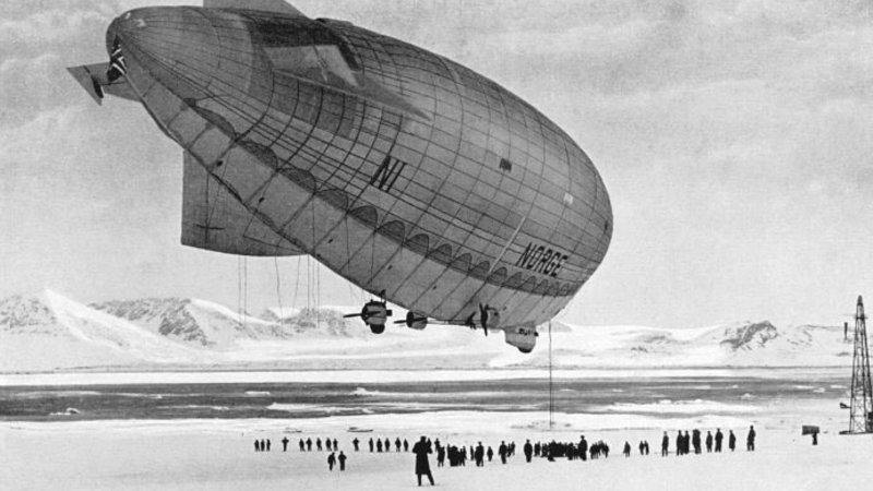 The Flight of the Airship 'Norge' over the Arctic Ocean (image 1)