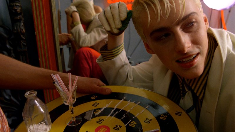 Liquid Sky (image 4)