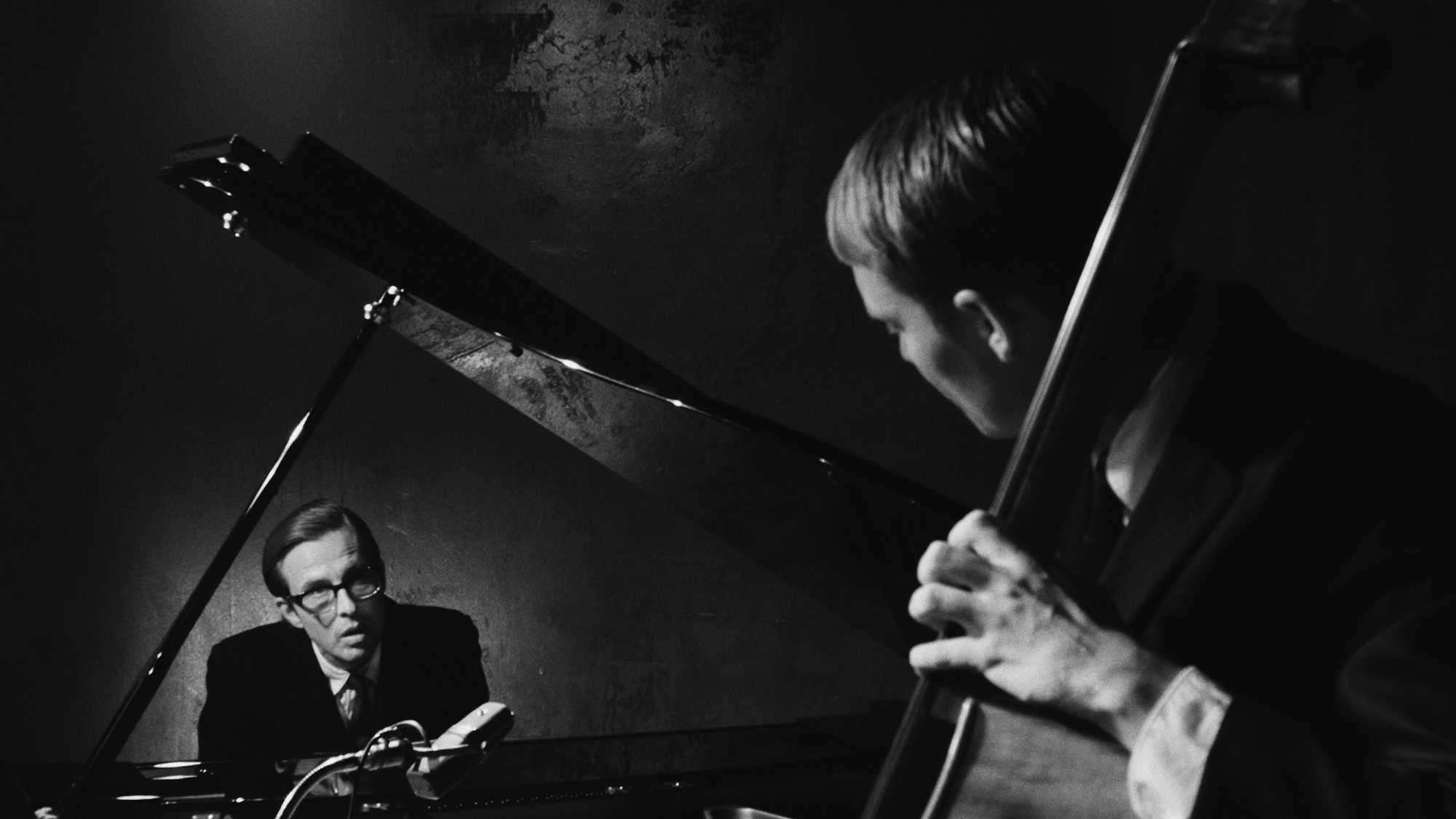 Everybody Digs Bill Evans (image 1)