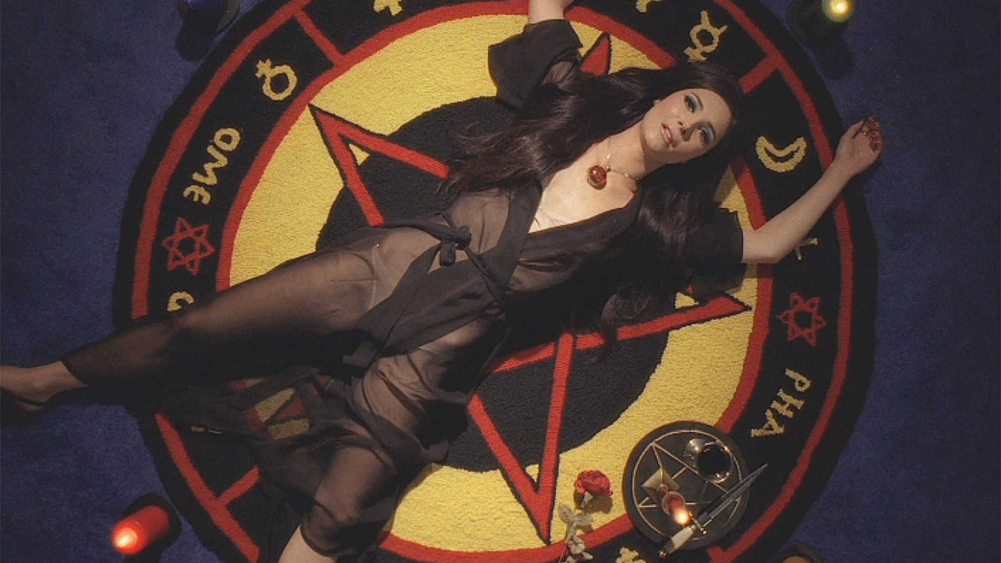 The Love Witch (image 5)
