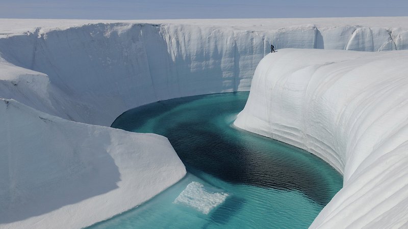 Chasing Ice (image 1)